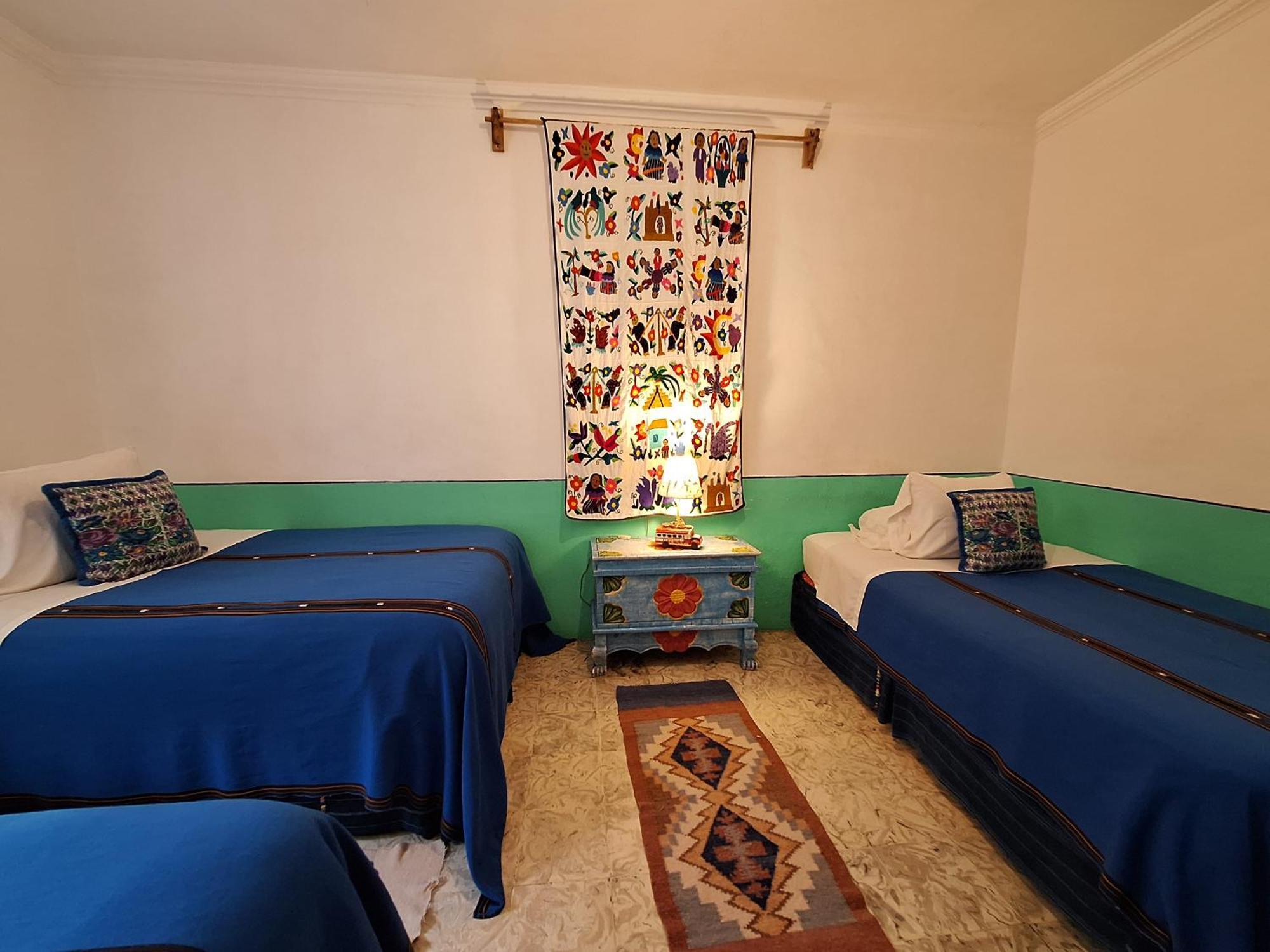 Hostal Yellow House