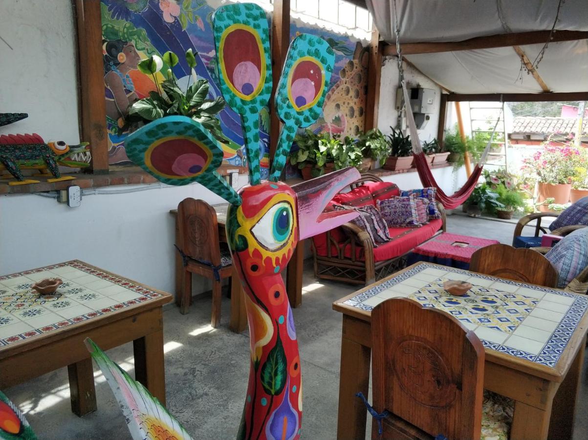 Yellow House Hostal