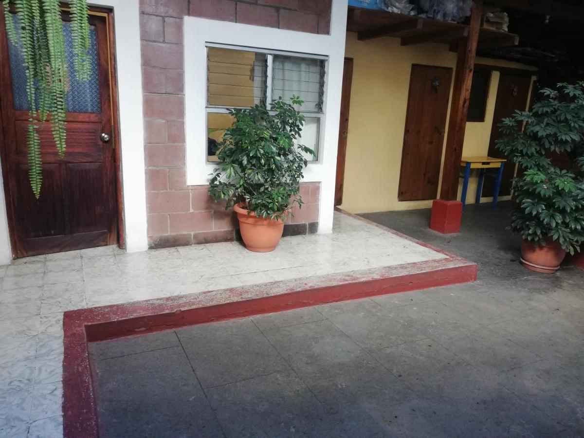 Hostal Yellow House Antigua