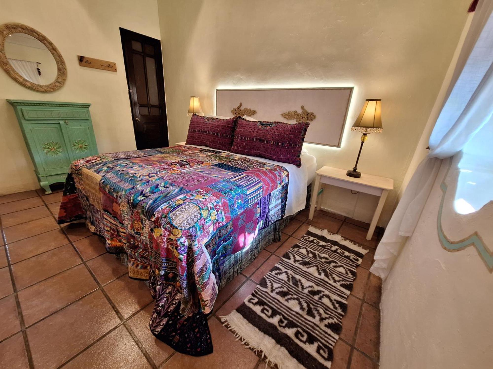 Yellow House Albergue Antigua