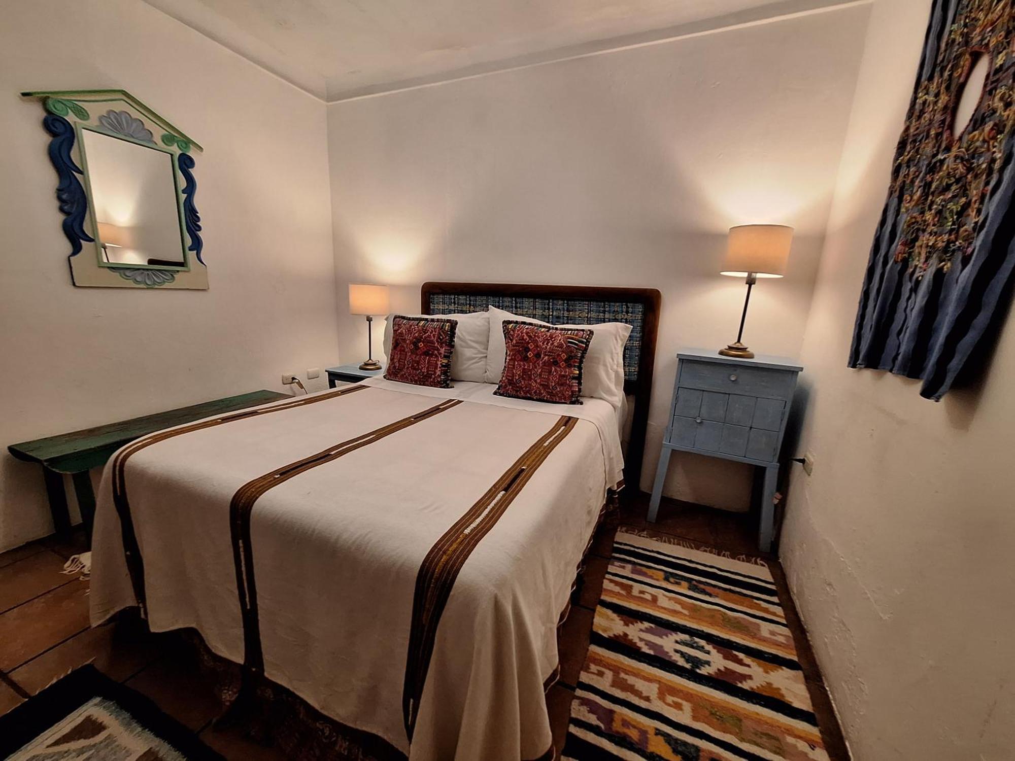 Yellow House Hostel Antigua
