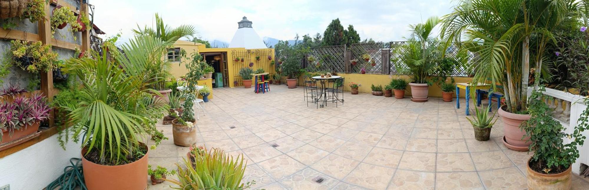 Yellow House Hostel Antigua